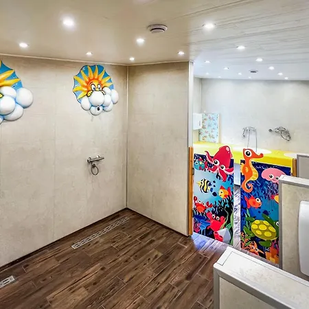 Beautiful In With Swimming Pool Hébergement de vacances