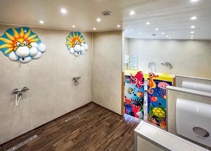 Beautiful In With Swimming Pool Holiday home